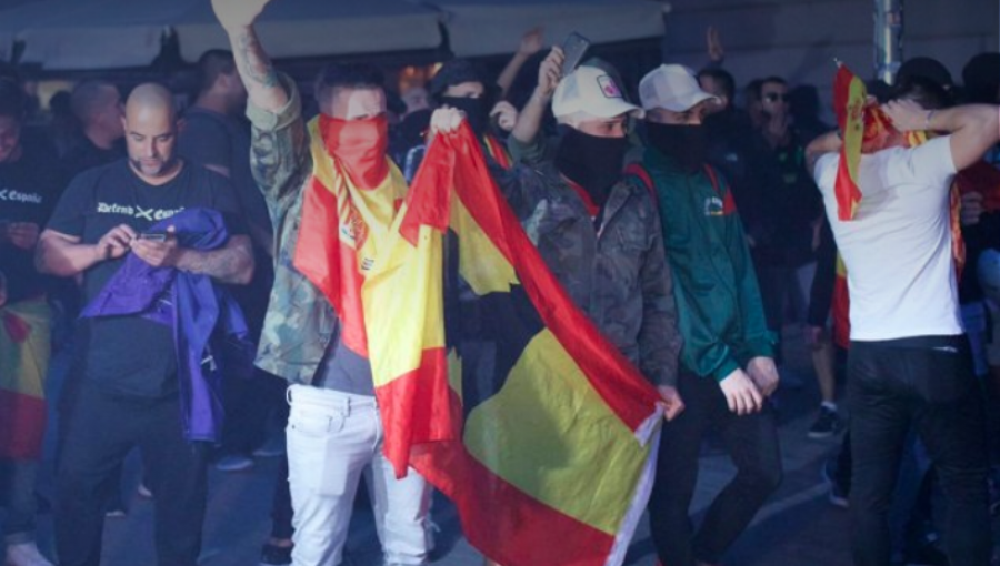 Independentistas catalanes y grupos de ultraderecha se enfrentaron en el centro de Barcelona