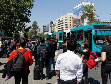 Refuerzan con 300 buses el transporte metropolitano por cierre de líneas del Metro