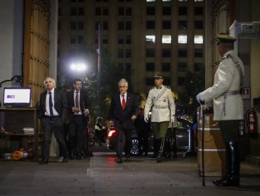 Altos mandos de las policías se reúnen en La Moneda para coordinar acciones a seguir