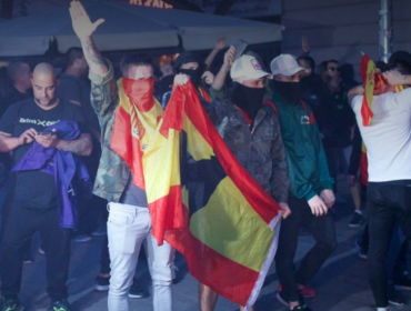 Independentistas catalanes y grupos de ultraderecha se enfrentaron en el centro de Barcelona