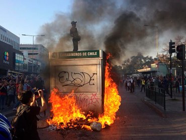 Con graves destrozos quedó la estación Plaza de Maipú y alrededores tras incidentes