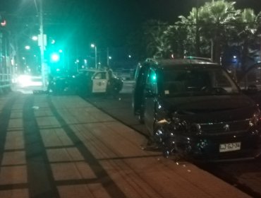 Patrulla de Carabineros protagonizó accidente vehicular con un furgón particular en Huechuraba