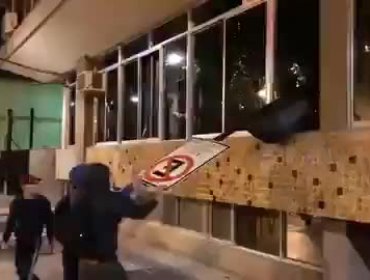 Violento ataque a dependencias de Municipalidad de Viña del Mar en pleno centro de la ciudad