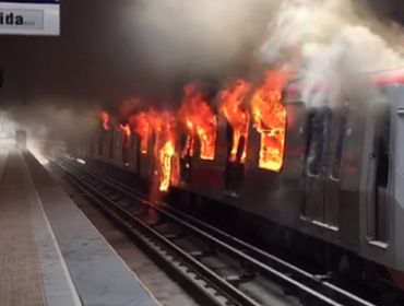 Ataque incendiario afectó a la estación Elisa Correa y a un vagón del metro en Puente Alto