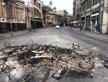 Valparaíso post toque de queda: Así despertó la zona centro del puerto tras las manifestaciones