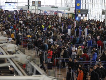 Caos en Aeropuerto de Santiago: cancelan 90 vuelos y reagendan más de 20