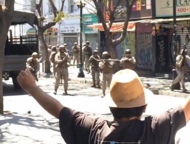 [VIDEO] Impactantes imágenes de militares abriendo fuego en el centro de Valparaíso