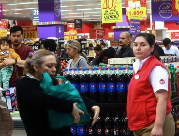 Estos son los supermercados que abrieron sus puertas desde las 13:00 horas en la capital