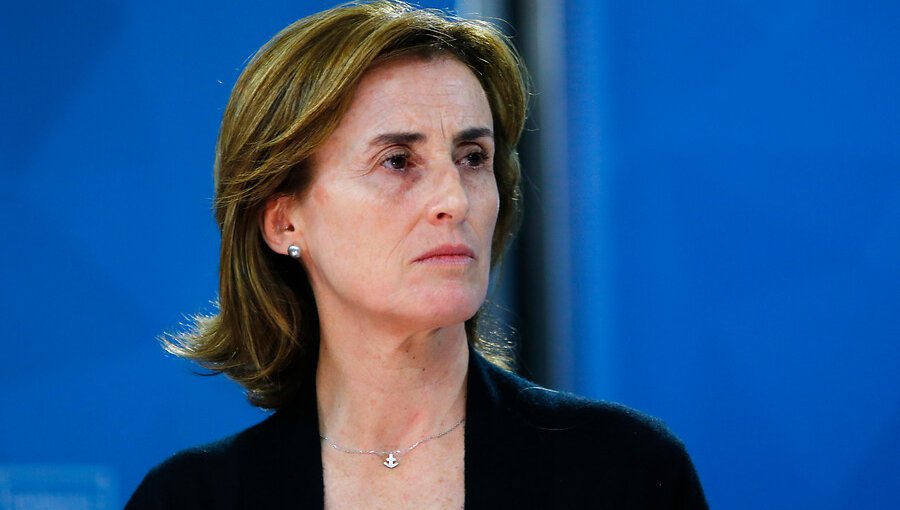El criticado silencio de la Ministra de Educación ante pregunta de cómo le explicaría a un niño los dichos del Presidente