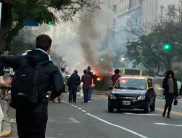 Manifestación en apoyo a chilenos terminó con ataque al Consulado en Buenos Aires