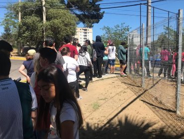 Largas filas se registran en supermercados de toda la región de Valparaíso