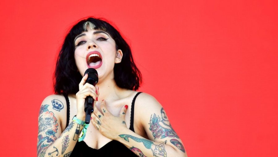 Así se ha manifestado Mon Laferte respecto a la crisis social que se vive en Chile