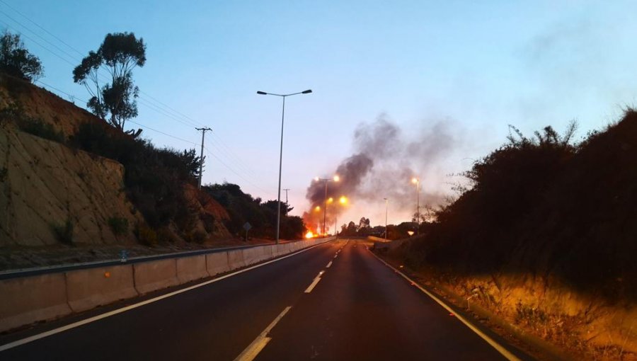 Precaución: Barricadas a la altura de Chorrillos en vía Las Palmas