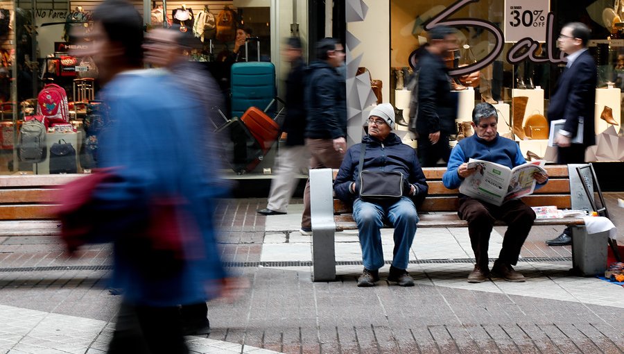 Desempleo en el Gran Santiago pasó de 7,1% a 8,3% en un año: 273.559 personas desocupadas