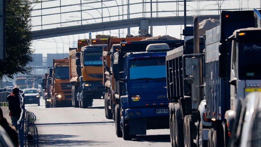 Gremio de camioneros descarta llevar a cabo una paralización nacional por manifestaciones