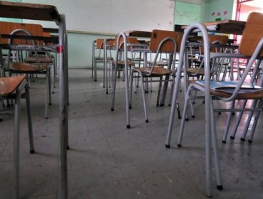 Suspenden clases en colegios de siete comunas de la región Metropolitana para este miércoles