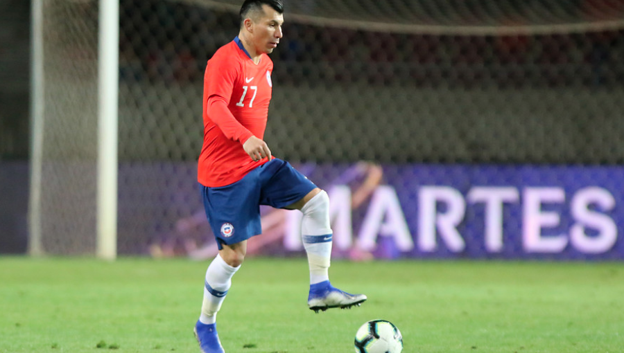 Medel: "¡Necesitamos que dejen el payaseo y se pongan de acuerdo por el bien de Chile!"