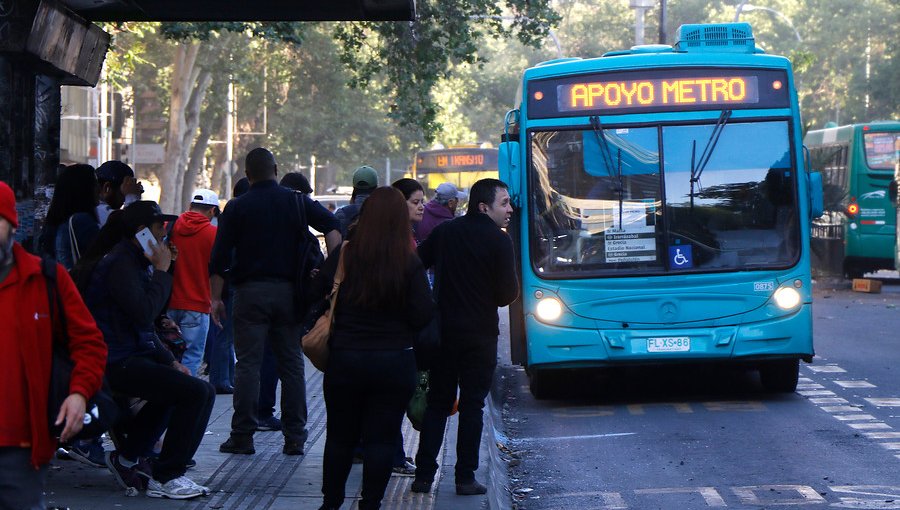 El 83% de la flota regular de buses recorrieron la región Metropolitana este miércoles