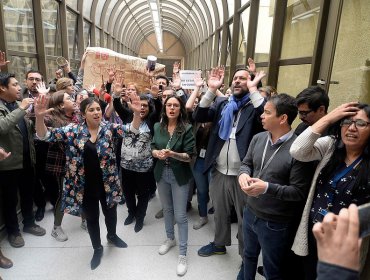 Desde protestas hasta presencia de militares en el Congreso: la agitada sesión de la Cámara en tres actos