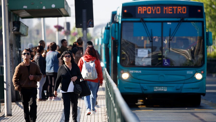 Refuerzan servicio de buses en La Pintana, San Bernardo y El Bosque, por paro de conductores