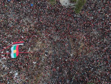 La "Marcha más grande de Chile" ha congregado a más de 1 millón de personas en el centro de Santiago