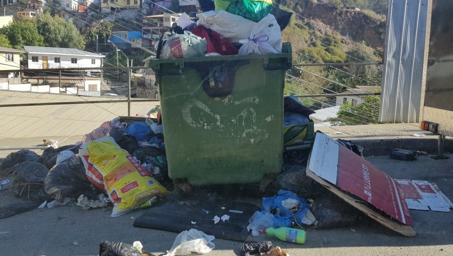 Trabajadores municipales exigen mayor seguridad para reanudar normal retiro de aseo domiciliario en cerros de Valparaíso