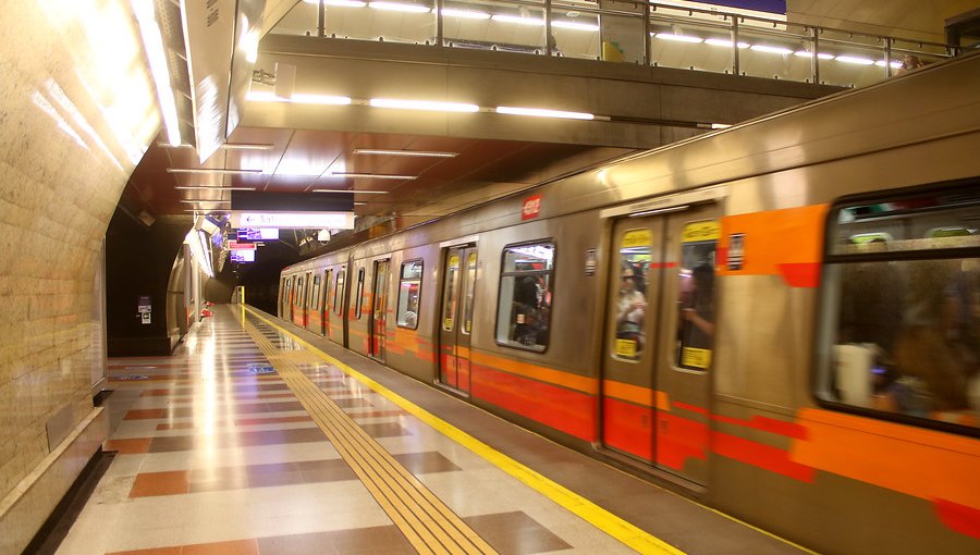 Metro de Santiago sumará al servicio un tramo de Línea 4 desde el próximo lunes