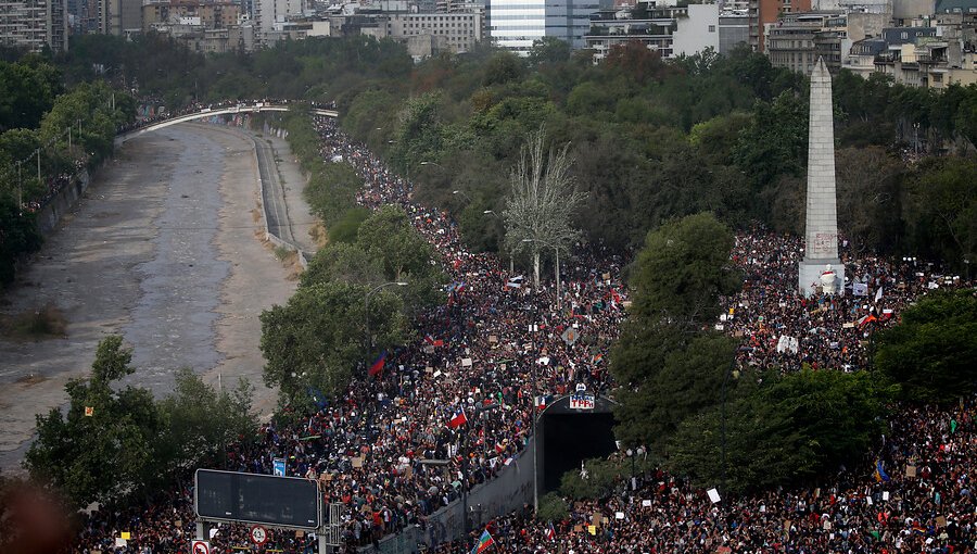 Manifestantes regresan a sus hogares luego de histórica concentración de un millón de personas