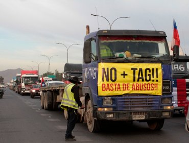 "No más TAG": Camioneros y taxistas inician masiva movilización por las calles de la región Metropolitana