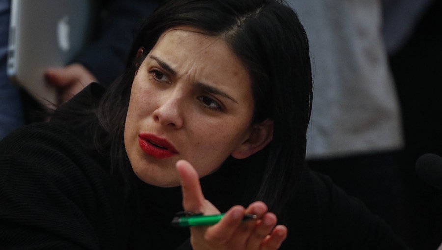 Karol Cariola culpa al Gobierno de "imponer normalidad" sólo porque el lunes llega misión de la ONU