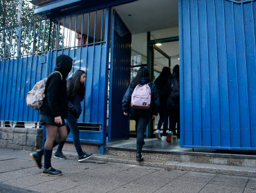 Sólo Santiago, La Florida, Providencia y Maipú no tendrán clases en la región Metropolitana