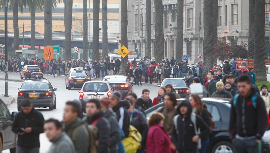 Servicio de microbuses en Valparaíso está completamente suspendido: sólo hay viajes locales en Viña