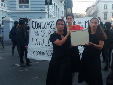 Más de 2 mil personas participan de "Marcha por los muertos" en Valparaíso