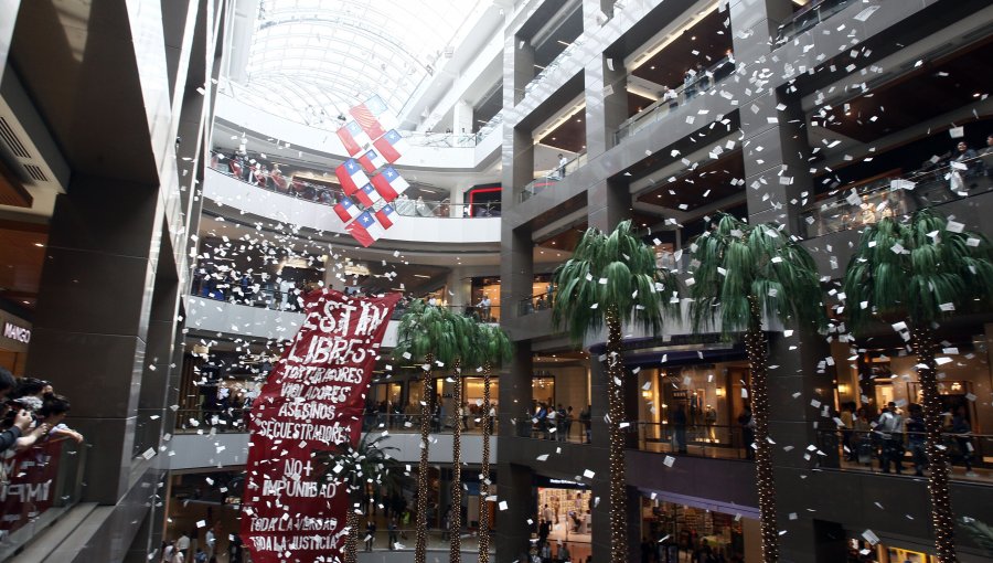 Costanera Center abrirá este viernes sus puertas tras doce días sin operar