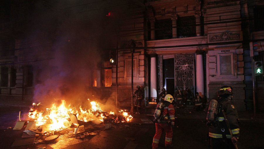 La columna de Jaime Perry: #fueraSharp Valparaíso despertó y el síndrome del vidrio roto del alcalde tiene los días contados