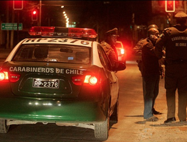 Cuatro personas lesionadas deja accidente entre dos microbuses y un auto en Viña