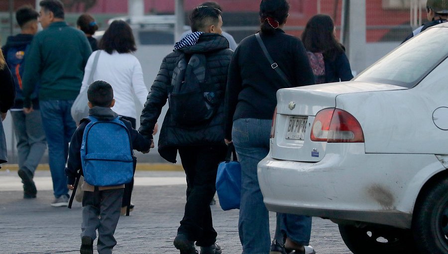 Colegios municipales de todas las comunas de la región Metropolitana regresan a clases este lunes 4