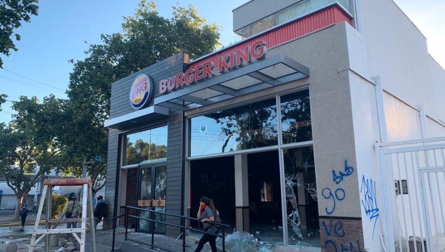 Así quedó el local Burger King tras ser saqueado en Viña del Mar