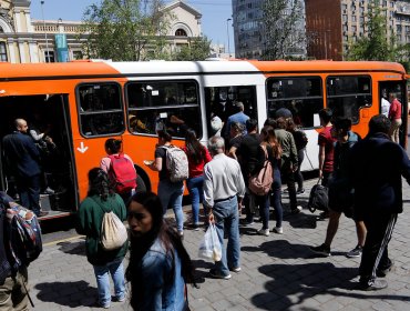 Evalúan rebajar tarifa del transporte público a los adultos mayores