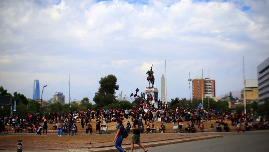 Cientos de manifestantes fueron dispersados de plaza Italia por Fuerzas Especiales