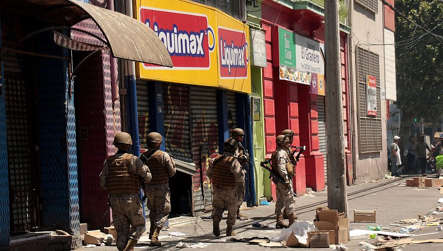 Comercio afectado por antisociales en Valparaíso podría verse exento del pago de permisos