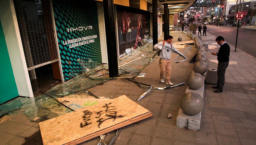 Gobernador responsabiliza a grupos de manifestantes de Valparaíso y Quilpué de viajar a "destruir Viña del Mar"