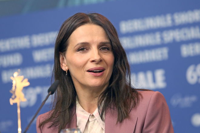 "Asombroso Chile": Juliette Binoche publicó imágenes de manifestaciones durante crisis social