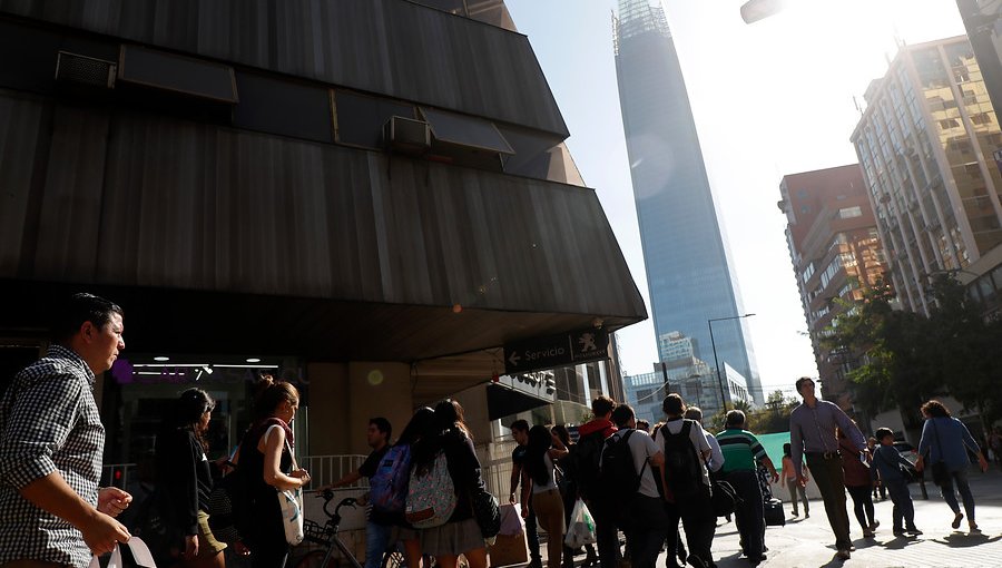 Convocan a marcha desde el Costanera Center hasta Las Condes: mall no abrió sus puertas