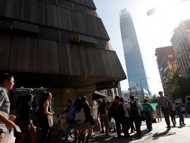 Convocan a marcha desde el Costanera Center hasta Las Condes: mall no abrió sus puertas