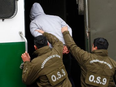 Unidades especializadas de Carabineros han detenido a 759 personas por saqueos, daños y robos