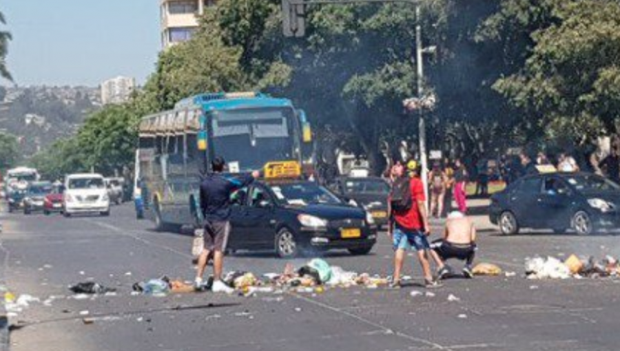 Enfrentamientos intermitentes en el centro de Viña del Mar se han extendido por más de tres horas