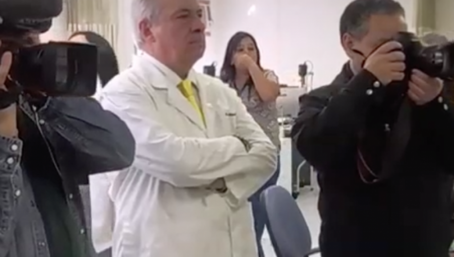 Funcionarios del Hospital del Salvador funaron a Jaime Mañalich durante una visita