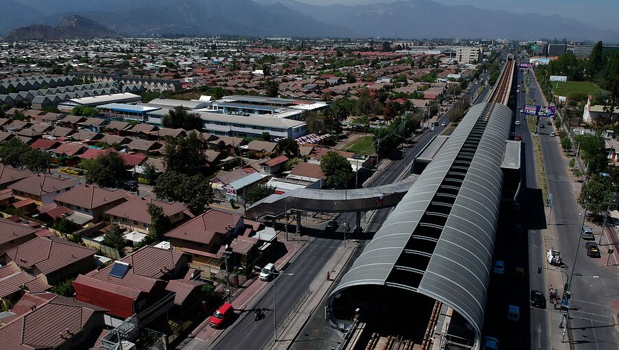 Metro hizo pruebas de electrificación entre estaciones Las Torres y Puente Alto de la Línea 4