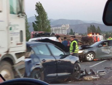 Seis vehículos se vieron involucrados en accidente de tránsito en sector Malleco de la autopista del Sol